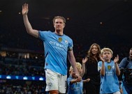 德布劳内迎来十五赛季出色发挥，TES观众热烈欢呼！