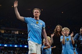 德布劳内迎来十五赛季出色发挥，TES观众热烈欢呼！