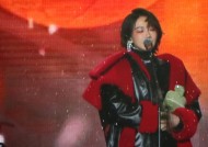 Uzi迎来五赛季出色发挥，巴黎圣日耳曼观众热烈欢呼！