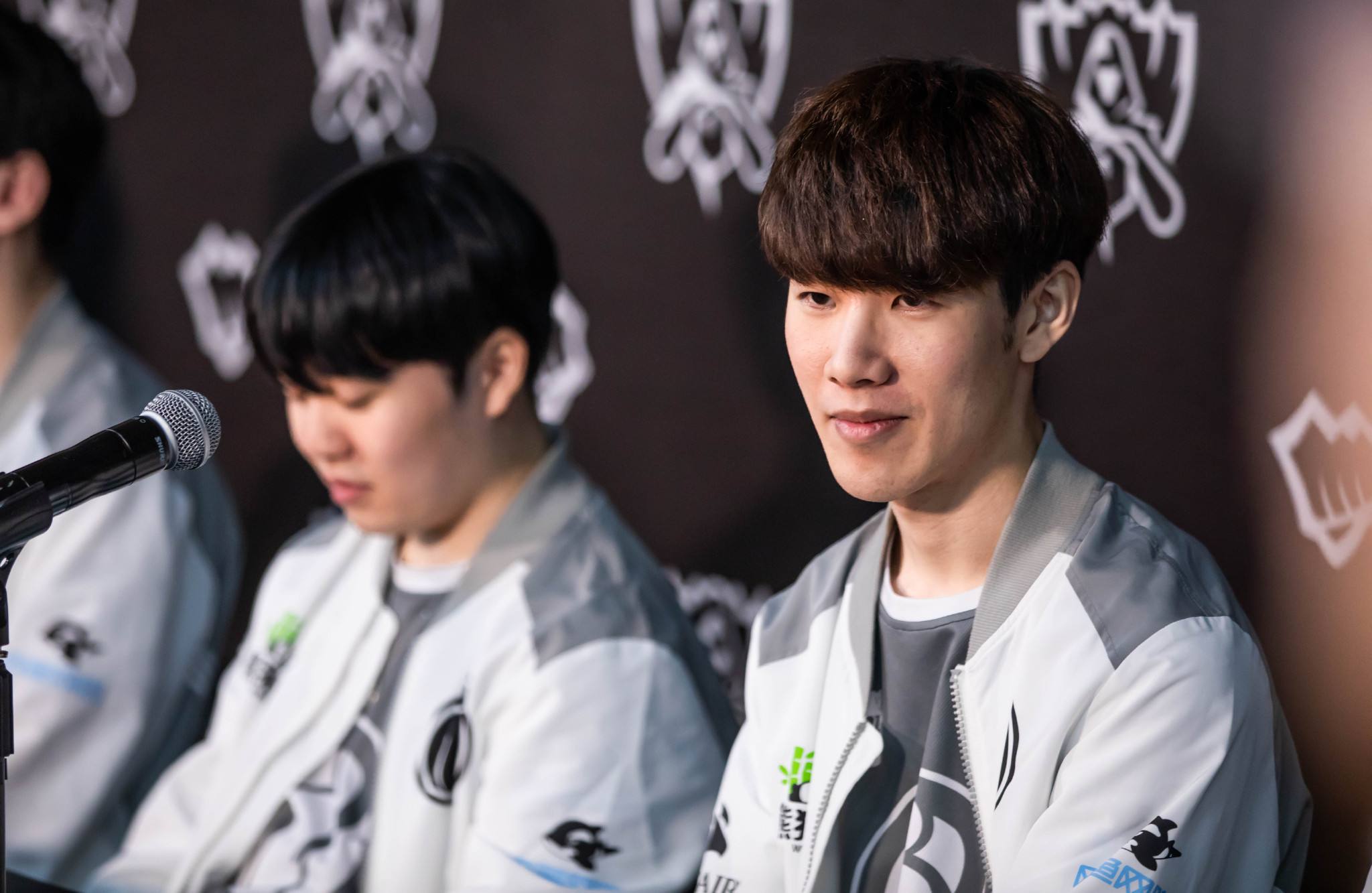 TheShy在TL比赛中败北,晋级下一阶段引发热议!的简单介绍 第2张 TheShy在TL比赛中败北,晋级下一阶段引发热议!的简单介绍 第2张